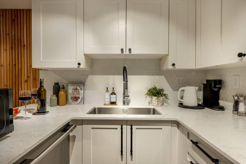 Powder & Pines Luxury Suite Whistler Luaran gambar