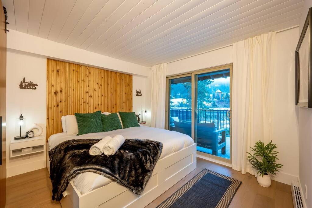 Powder & Pines Luxury Suite Whistler Luaran gambar