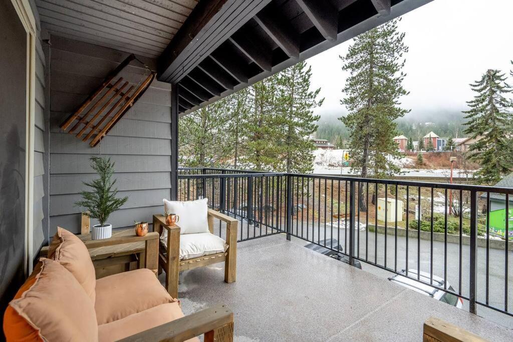 Powder & Pines Luxury Suite Whistler Luaran gambar