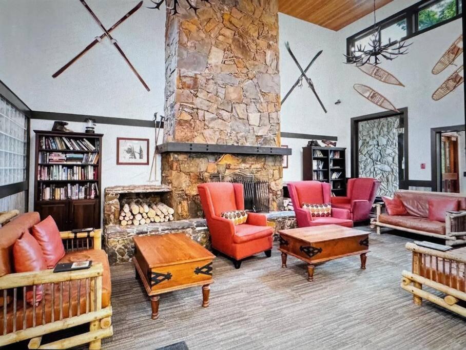 Powder & Pines Luxury Suite Whistler Luaran gambar