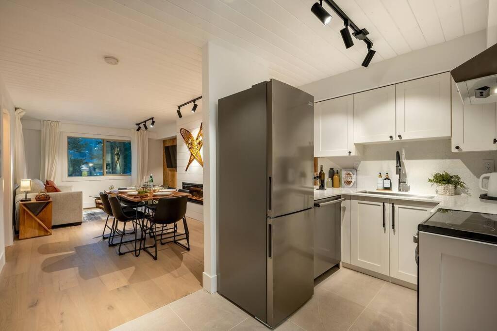 Powder & Pines Luxury Suite Whistler Luaran gambar